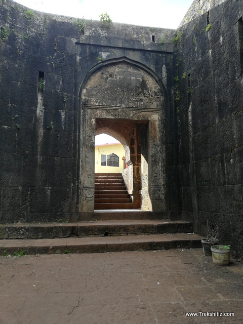 Entrance gate of 
Rajhansgad (Yellur Fort)